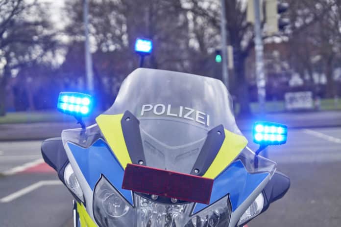 Polizeimotorrad mit Blaulicht