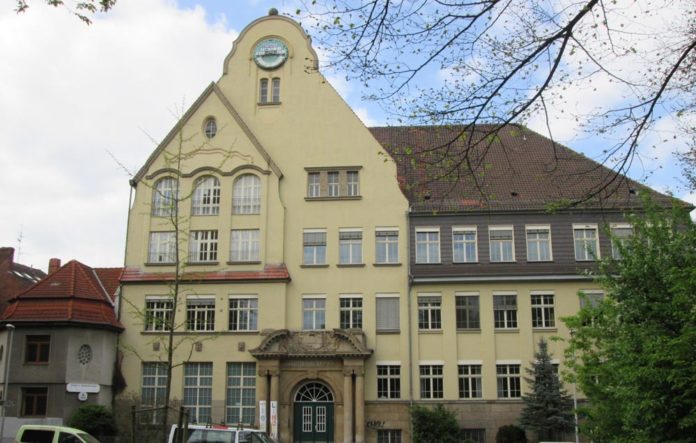 Ihmeschule in Hannover © https://commons.wikimedia.org/wiki/Category:Ihmeschule_(Hannover)#/media/File:Ihmeschule_-_Hannover_Linden_Badenstedter_Stra%C3%9Fe_14_-_panoramio.jpg | Gunther Falchner