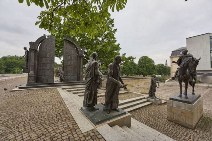 Denkmal der Göttinger Sieben in Hannover © Ulrich Stamm