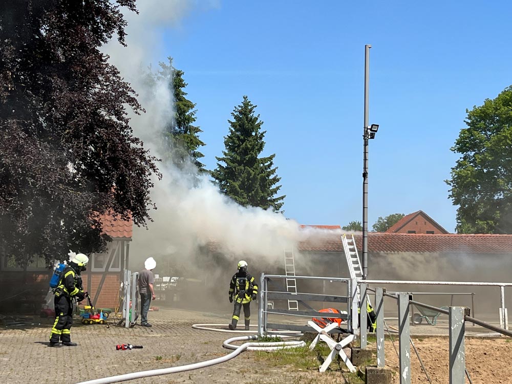 Brand einer Pferdebox in Sottrum © Polizei Hildesheim