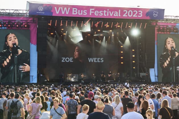 Zoe Wees auf dem VW Bus Festival 2023 in Hannover am 24.Juni 2023 © Ulrich Stamm