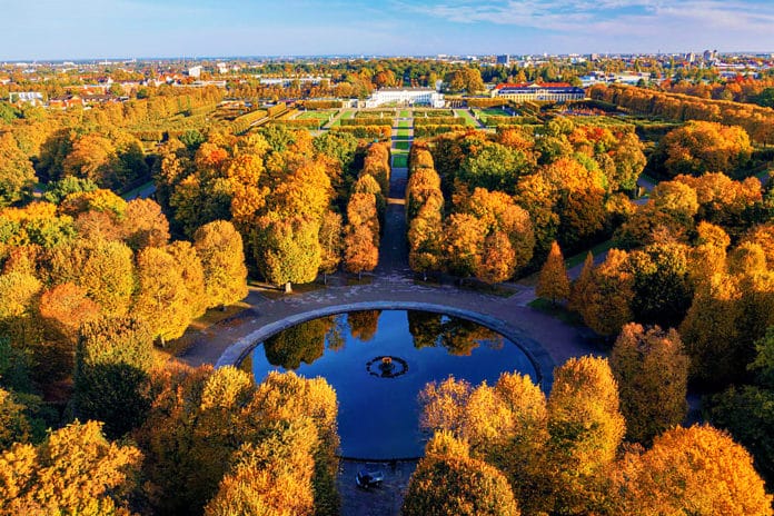 Luftbild Herrenhäuser Gärten im Oktober © Ulrich Stamm