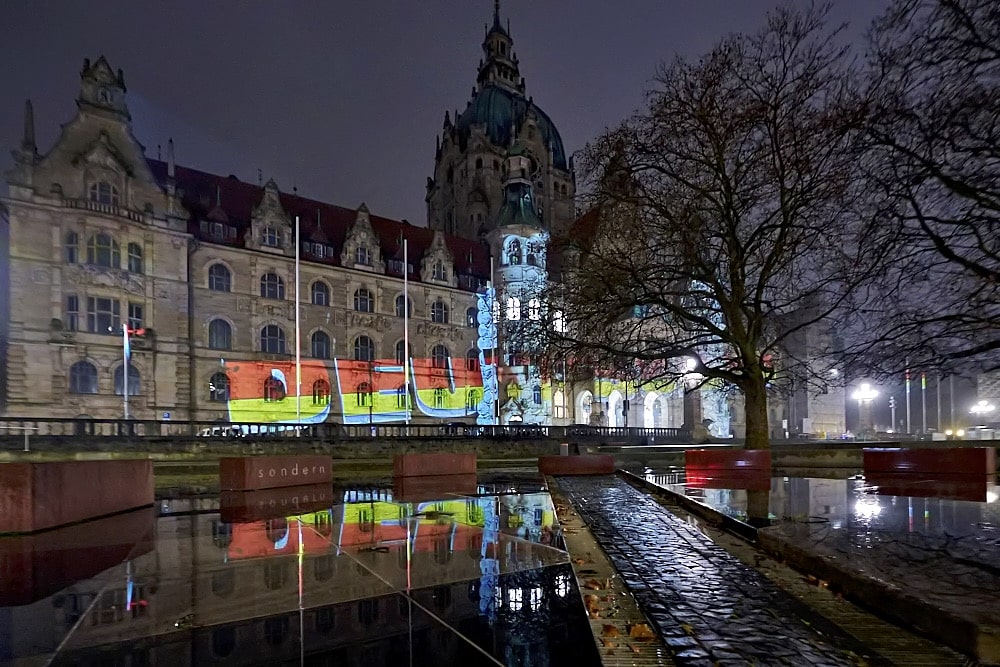 Neues Rathaus Hannover wird anlässlich Handball-Turniers illuminiert © Ulrich Stamm